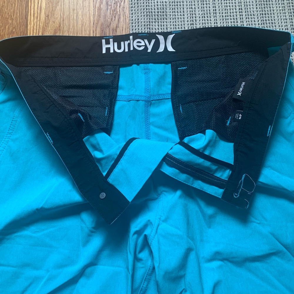 Mens Hurley board shorts - Picture 2 of 3